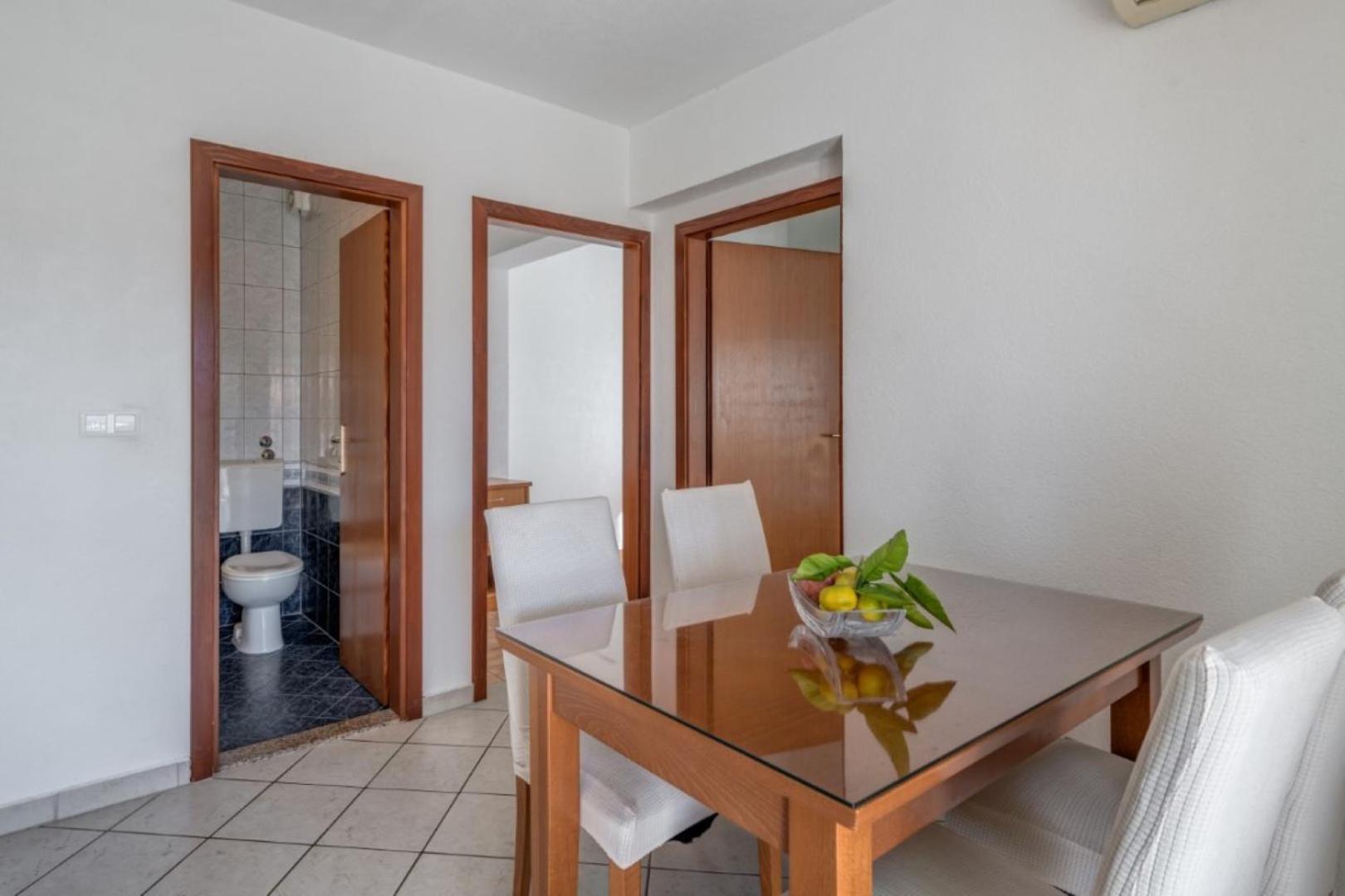 Ruza&Nikolina "1" Apartmani - Башка-Вода Екстер'єр фото