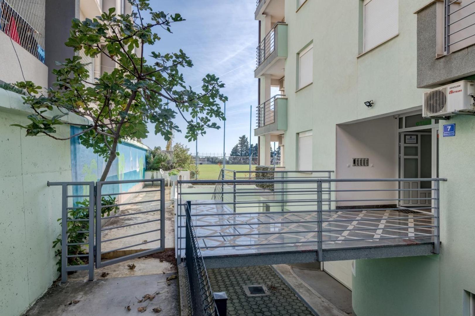 Ruza&Nikolina "1" Apartmani - Башка-Вода Екстер'єр фото