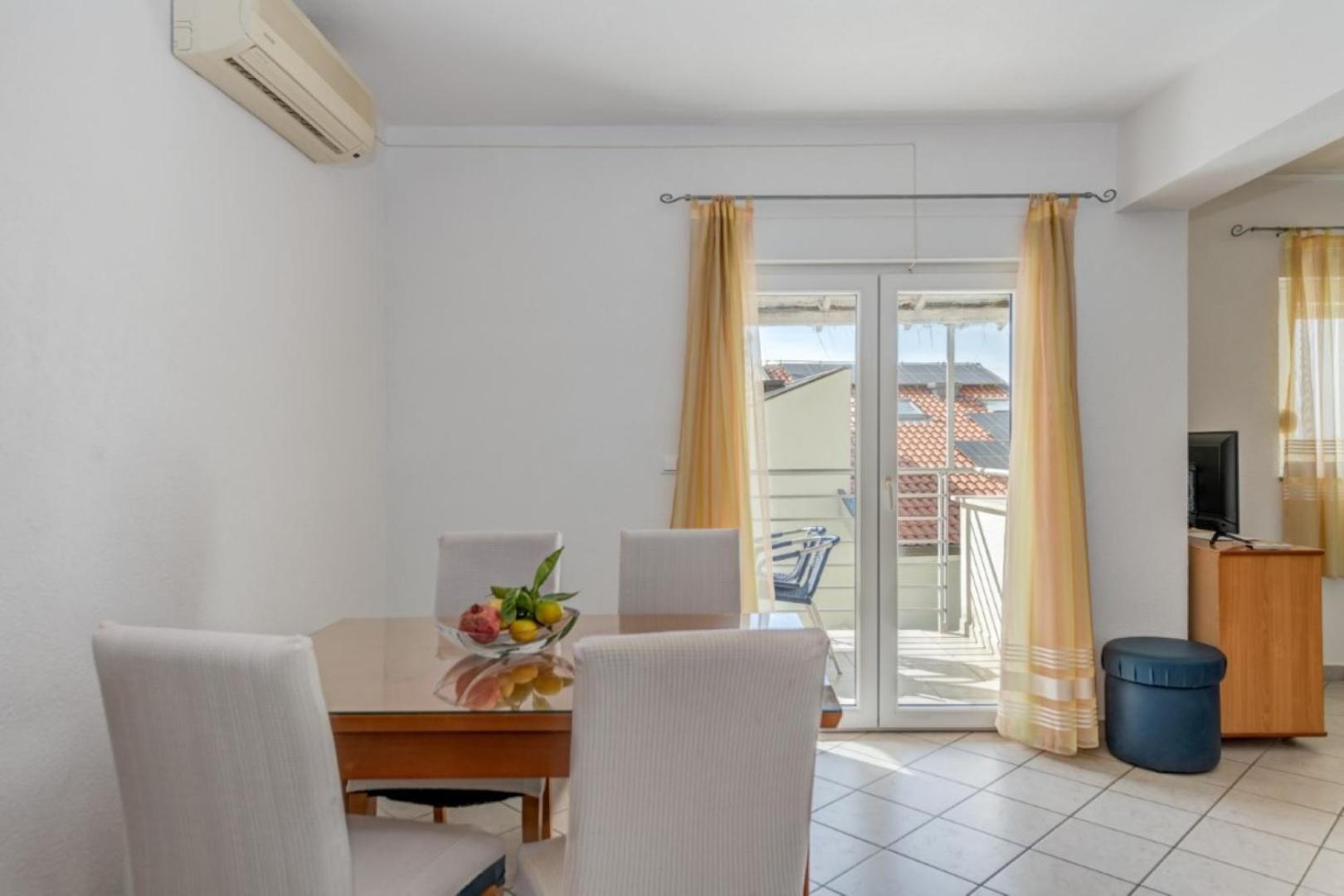 Ruza&Nikolina "1" Apartmani - Башка-Вода Екстер'єр фото
