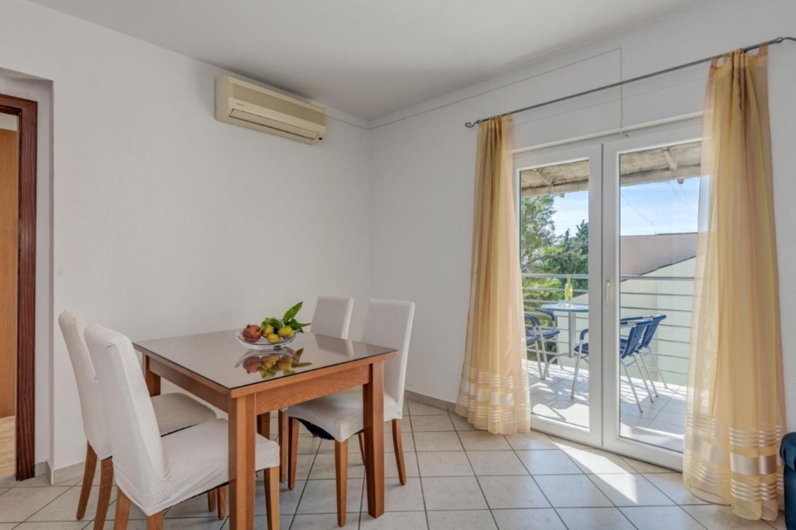 Ruza&Nikolina "1" Apartmani - Башка-Вода Екстер'єр фото