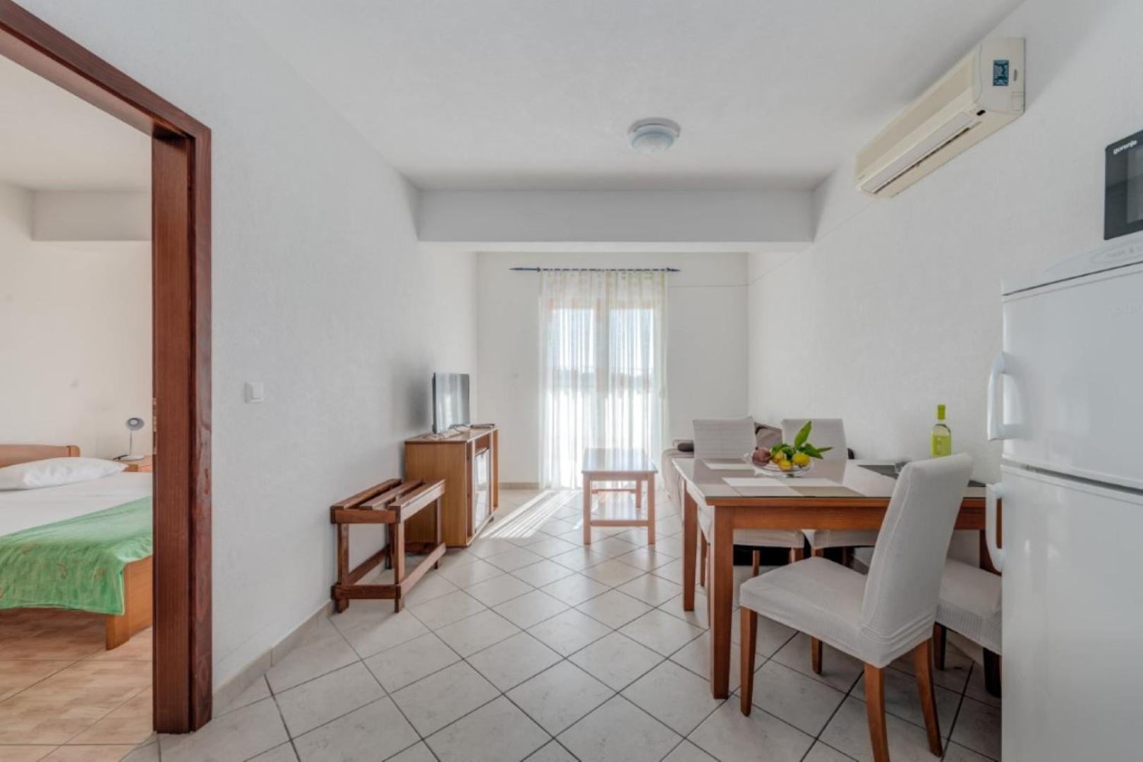 Ruza&Nikolina "1" Apartmani - Башка-Вода Екстер'єр фото