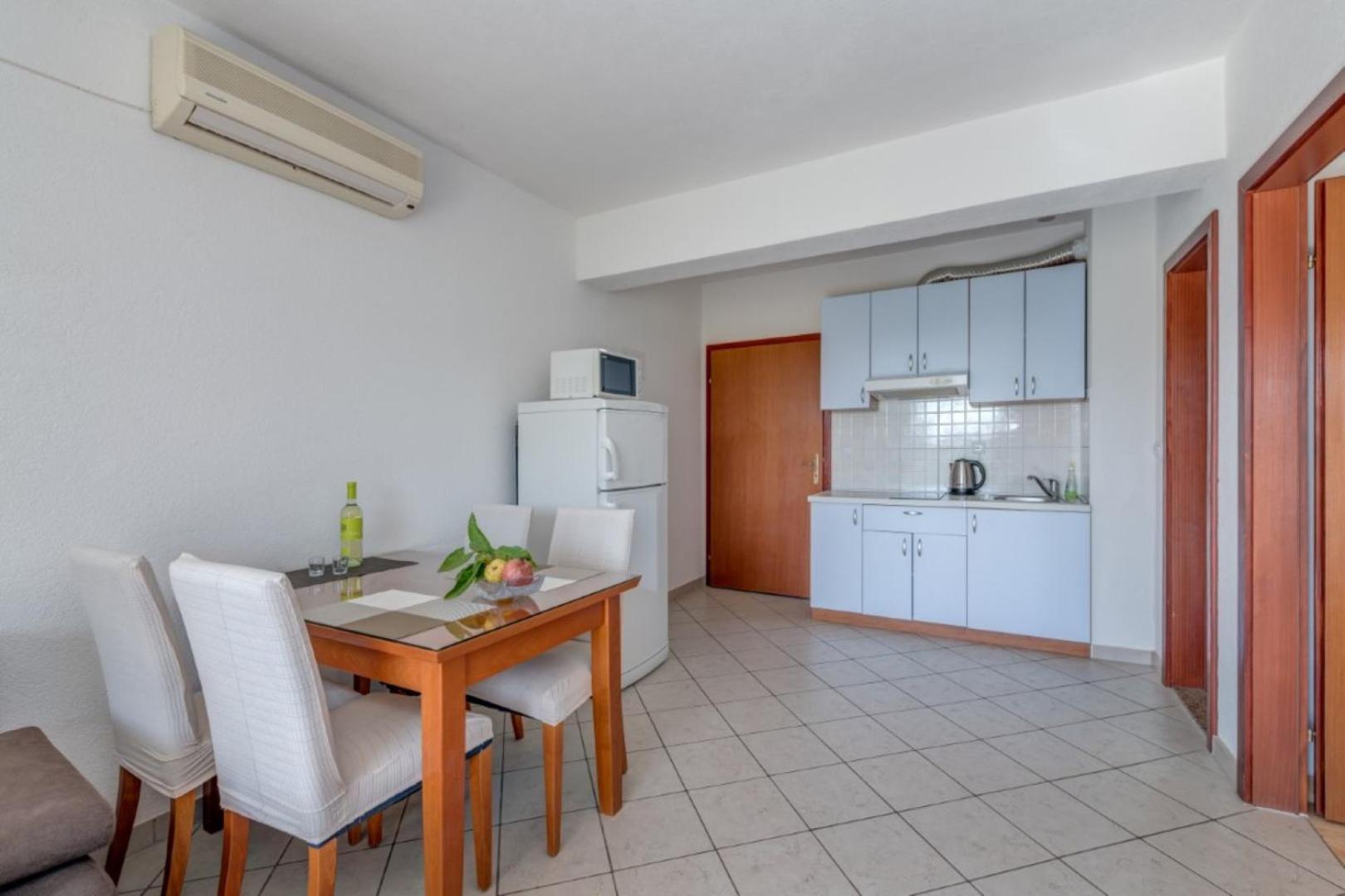 Ruza&Nikolina "1" Apartmani - Башка-Вода Екстер'єр фото